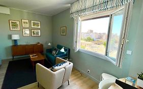 Vue sur rade appartement élégant vaste climatisé étage élevé ascenseur proche parking et toutes commodités au cœur du Toulon historique